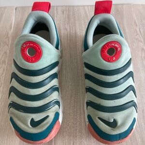 Nike Dynamo Kids Slip-On Shoes in Light Green and Teal 12.5C